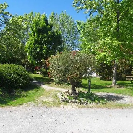 Zecamping 3 Etoiles Avec Piscine Chauffee Snack Bar Et Restaurant Campingplads Urt