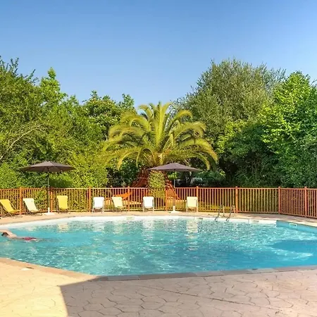 Zecamping 3 Etoiles Avec Piscine Chauffee Snack Bar Et Restaurant 3* Urt