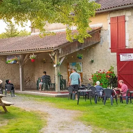 Campingplads Zecamping 3 Etoiles Avec Piscine Chauffee Snack Bar Et Restaurant Urt