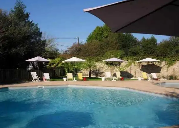 3 étoiles - Piscine - Eecbgf *