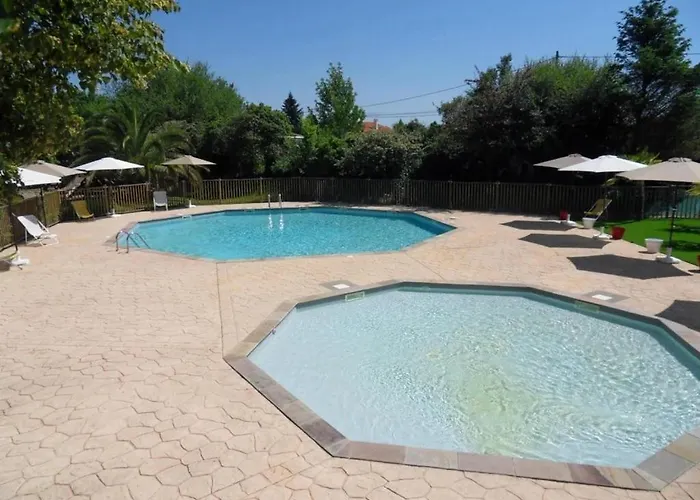 3 étoiles - Piscine - Eecbgf * Urt