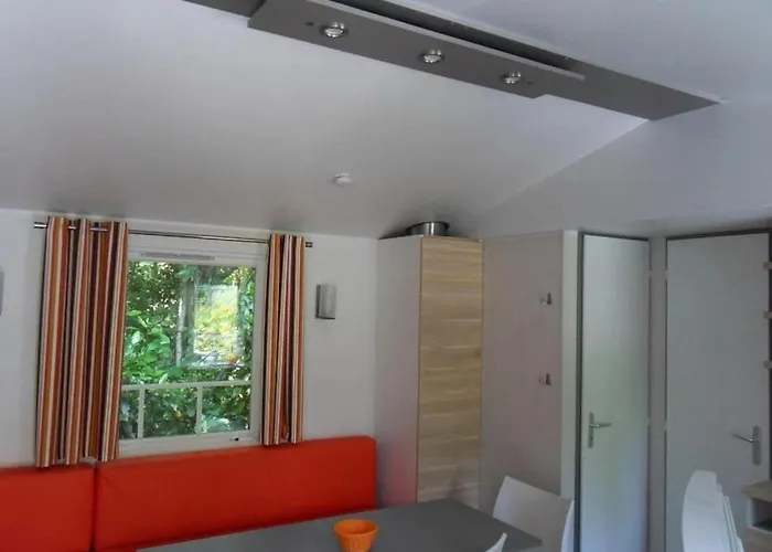 3 étoiles - Piscine - Eecbgf *