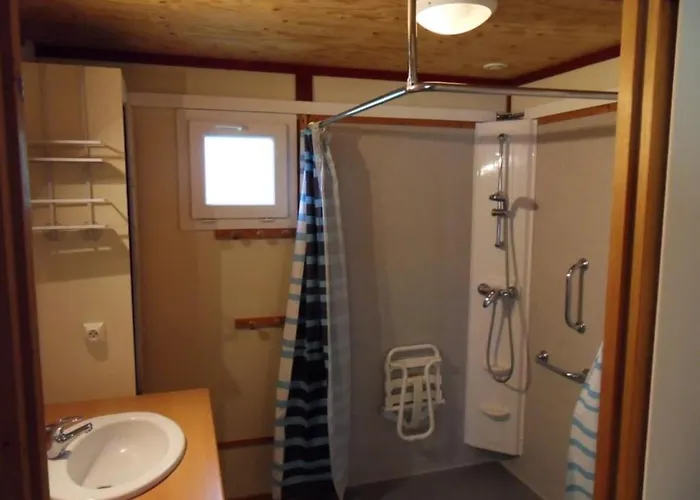 Zecamping 3 Avec Piscine Chauffee Snack Bar Et Restaurant Campingplads