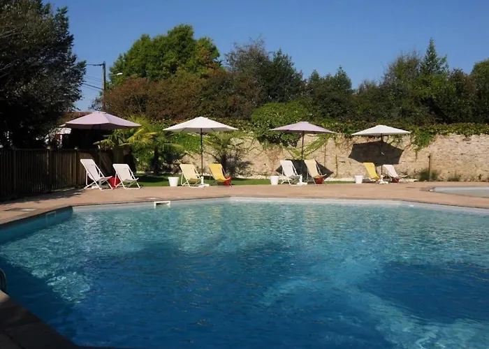 3 étoiles - Piscine - Eecbgf *