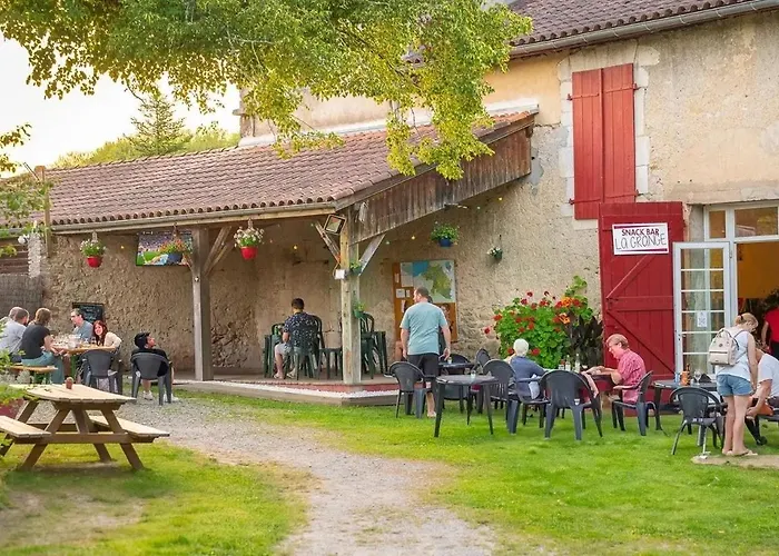 Campingplads Zecamping 3 Avec Piscine Chauffee Snack Bar Et Restaurant Urt